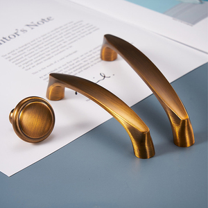 Poignées courbes vintage et boutons champignons pour armoires en bois, placards, coiffeuses, commodes et tiroirs - Product Image 4