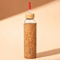 Nouveau 2026 – Gobelet en verre recyclable 500/600/700 ml avec paille, bouchon en bambou et manchon en liège – Anti-fuite, compatible lave-vaisselle et micro-ondes – Idéal pour les boissons sportives