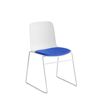 Chaise de réunion en plastique au design moderne pour bureau, salle de conférence ou réception pour étudiants
