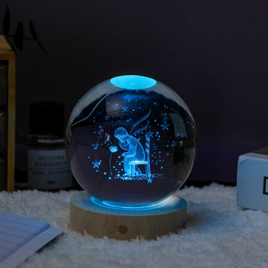 Ventas calientes Bola de cristal con base de madera Patrón personalizable Bola de cristal Atmósfera Luz Bolas de cristal 3D - Product Image 6