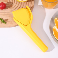 Handmatige citruspers, draagbare handpers voor citroen, limoen en sinaasappel, mini fruitsapcentrifuge