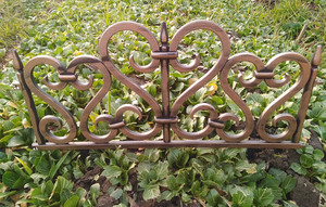 White PP Heat Treated Durable Eco-friendly Waterproof Outdoor Scroll <strong>Border</strong> <strong>Fencing</strong> - Product Image 3