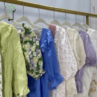 Lot en gros de hauts en polyester/coton d'occasion, styles et tailles variés, bonne qualité, chemisiers YIJIAYI, haute qualité, poids réel