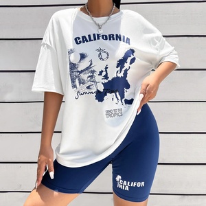 Oti Bộ Đồ Thể Thao Hai Mảnh Logo Tùy Chỉnh OEM Dệt May Cho Nữ Bộ Quần Đùi Và Áo Phông Hở Vai Họa Tiết Chữ Cái Thường Ngày Cho Nữ - Product Image 1