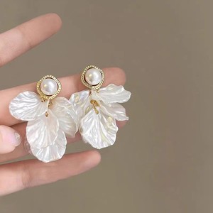 Boucles d'oreilles pendantes tendance style rétro français pour femme, imitation perle, design géométrique, plaqué or 14 carats, alliage de zinc, anniversaire - Product Image 4