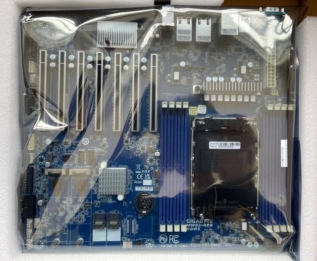 MW83 RP0 Single Socket Intel Xeon W Platform Server Motherboard 16 DDR5 Slots 8 Channel Memory PCIe Gen5 X16 Slot Dual 10GbE LAN