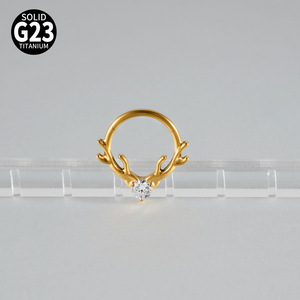 Anneau segmenté pour <span class=keywords><strong>nez</strong></span> et oreille en titane G23 avec motif bois <span class=keywords><strong>de</strong></span> cerf et zircone cubique |   Bijoux <span class=keywords><strong>de</strong></span> piercing inspirés <span class=keywords><strong>de</strong></span> la nature pour les studios et les magasins <span class=keywords><strong>de</strong></span> détail - Product Image 4