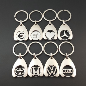 Porte-clés en métal argenté brillant personnalisé en gros - Souvenirs de marque pour les fournisseurs automobiles, promotion culturelle, porte-clés de voiture - Product Image 1