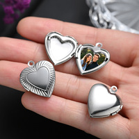 Pendentif Cœur en Acier Inoxydable avec Photo, Mini Collier Breloque, Cadeau Souvenir pour Couple, Design Original, Accessoire de Collier Élégant