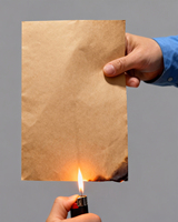 Papier kraft ignifuge directement de l'usine pour la fabrication de produits en papier résistants au feu