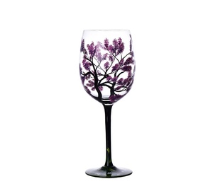 Juego de Cuatro Copas de Vino Pintadas a Mano, Diseño Artístico Único, Copa de Champán Alta, para Primavera, Verano, Otoño e Invierno - Product Image 1