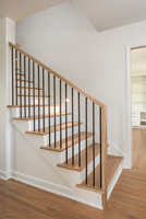 Escalier flottant en bois droit moderne avec marches chauffantes et câble en verre trempé CBMmart 2025