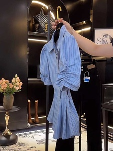 Design Sense Blouse d'été décontractée vintage pour jeunes femmes, coupe ample amincissante, col en V, manches bouffantes rayées, grande taille - Product Image 4