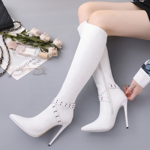 Botas Cortas Sexys con Punta Puntiaguda, Botas Altas hasta la Rodilla Hechas a Mano con Peluche Corto para Mujer, Botas de Moda con Cierre Lateral Cruzado, Talla Grande 43 - Product Image 4