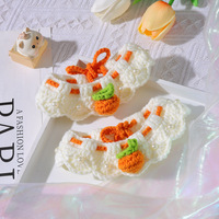 Écharpe de cou de chat réglable en coton fait à la main avec décoration orange accessoire de bavoir pour chien et chat tricoté