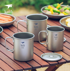 Mug moderne écologique en titane argenté de 600 ml pour le camping en plein air, la randonnée, avec paroi simple et couvercle à poignée pliable - Product Image 6