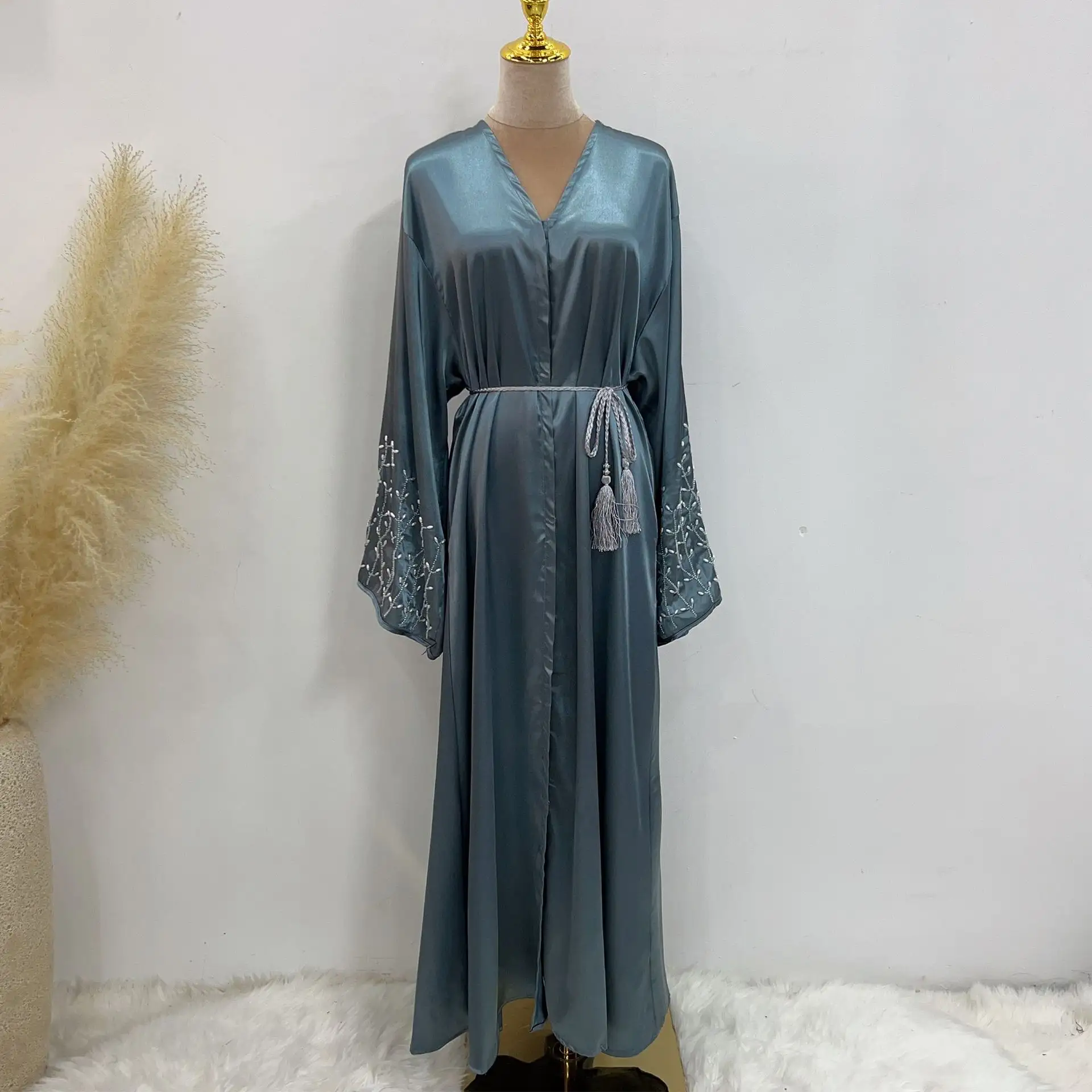 Toptan Turkiye mütevazı Dubai Abaya lüks Abaya el yapımı boncuk kadın müslüman elbise ile