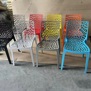 كرسي شاطئ بلاستيكي قابل للتكديس للاستخدام الداخلي والخارجي مصنوع من البولي بروبيلين - Product Image 1