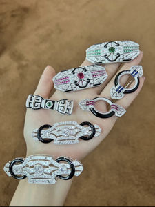 เข็มกลัดเงินแท้สไตล์วินเทจอาร์ตเดโค ประดับด้วยเคลือบเงาและเพชรดำขนาดเล็ก เหมาะสำหรับทั้งชายและหญิง ใช้เป็นเครื่องประดับสำหรับงานหมั้นหรืองานแต่งงาน - Product Image 5