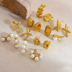 Boucles d'oreilles géométriques en forme de C simples en acier inoxydable 304 plaqué or pour femmes, pour un usage quotidien et un look élégant pour les rendez-vous et les fêtes - Product Image 1