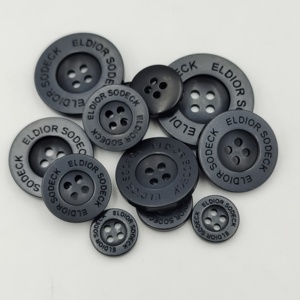 Tùy Chỉnh Kích Thước Khác Nhau Thiết Kế Nhựa Polo Áo Sơ Mi Nút Bán Buôn Nhựa Quần Áo Logo Nút Màu Đen - Product Image 4