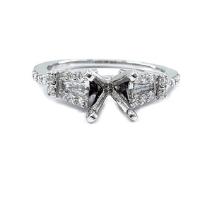 Bijoux d'usine directe Logo personnalisé de haute qualité en or blanc massif 18 carats en forme de diamant véritable monture de bague de mariage moderne pour femmes - Product Image 1