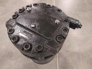 มอเตอร์ไฮดรอลิก OEM สำหรับรถขุด รุ่น 134-7133 137-3722 114-0484 7Y-4238 7Y-4239 087-4827 087-4726 สำหรับ E320B 320B - Product Image 2
