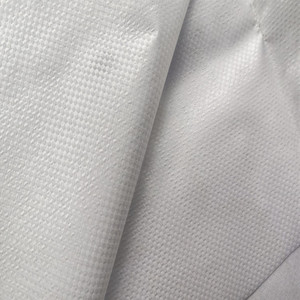 Tela tejida laminada con película de PE y tela no tejida de PP utilizada como barrera de vapor - Product Image 4