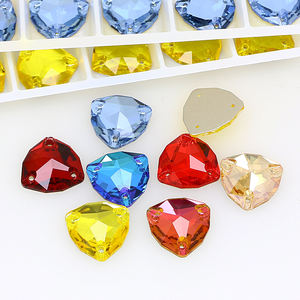 Dongzhou Cristaux Flatback Non Hotfix Coudre sur Strass Triangle Forme Perles de Cristal Accessoires de Couture pour Robe et Chaussures - Product Image 2