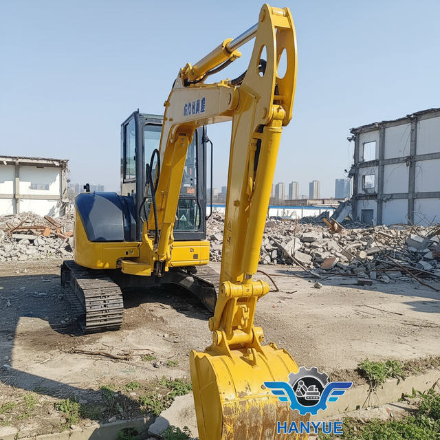 KOMATSU Used PC40MR Minimal Tail Swing 4T Japan Mini PC40-7 Second Hand PC40 4Ton Excavator for Urban Confined Space Work