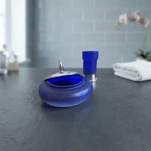 Juego de dos piezas de cristal de Murano azul esmerilado hecho en Italia incluye vaso de cepillo de dientes con base de acero y joyero redondo con tapa - Product Image 1