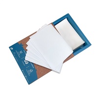 Le détergent de blanchisserie puissant d'effet de nettoyage couvre la couleur bleue et rose blanche aucun phosphore