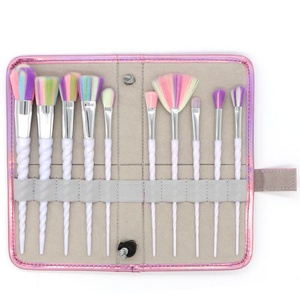 Juego de <span class=keywords><strong>brochas</strong></span> de <span class=keywords><strong>maquillaje</strong></span> profesional de 10 Uds., cerdas coloridas, logotipo personalizado, Etiqueta Privada, brocha de abanico de fantasía cónica, brocha de afeitar - Product Image 4