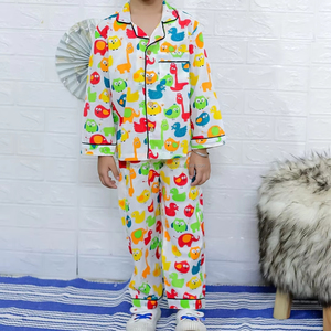 Mignon flanelle coton enfants vêtements de nuit 2 pièces thermique pyjama ensembles dessin animé tricoté pantalons longs chaud maison impression pour garçons en gros - Product Image 1
