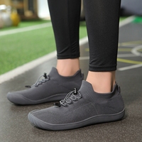 Nouveau Style confortable large orteil boîte chaussures respirant pieds nus TPU maille pour printemps hiver sans lacet expérience de marche naturelle