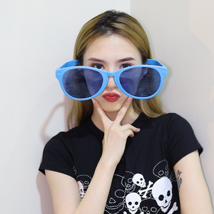 <span class=keywords><strong>Gafas</strong></span> <span class=keywords><strong>de</strong></span> <span class=keywords><strong>Sol</strong></span> Jumbo <span class=keywords><strong>de</strong></span> Fiesta HLC con Impresión <span class=keywords><strong>de</strong></span> Logotipo, Forma <span class=keywords><strong>de</strong></span> Corazón, Estrella y Redondas, para Disfraces, Carnaval, Cosplay - Product Image 3
