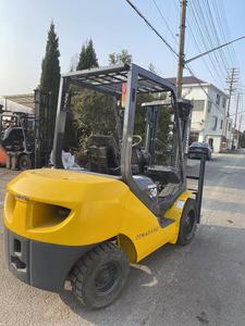 Montacargas Diésel de 3 Toneladas, Usado, Importado, FD30 Komatsu 4x4, Neumáticos Sólidos, para Terreno Accidentado, Uso en Restaurantes, de Dos Etapas - Product Image 2