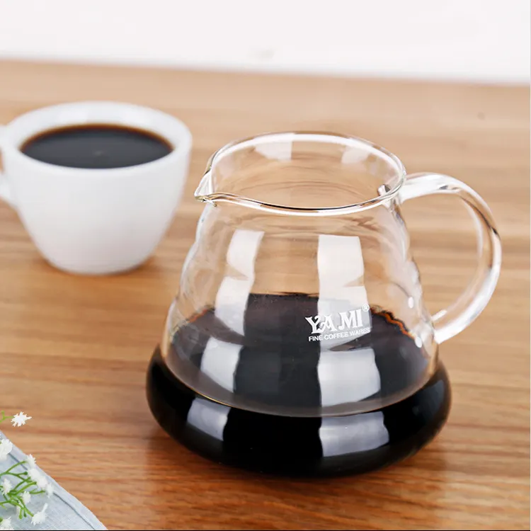 Glas-Trink spender mit rundem Boden für Kaffee und Tee
