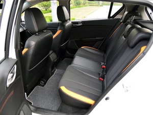 Baojun 310 1.5L Hatchback Version Fashion Automatique 2017 Voiture d'occasion inspectée Conduite à gauche Caméra de recul Sièges en tissu Foncé - Product Image 5