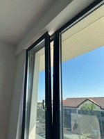Ventana Abatible de Aluminio de 2.0mm con Rotura de Puente Térmico, Vidrio Laminado de Seguridad, Calificada por Energy Star, con Cierre Seguro