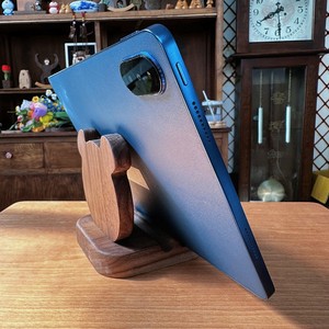Support de téléphone portable multifonctionnel léger et tendance en forme d'ours en noyer, personnalisable - Product Image 4