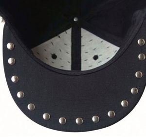 Gorra de béisbol unisex de lona común, estilo punk, rock, hip hop, con remaches plateados y púas, ajustable y personalizable - Product Image 4