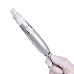 Instrumento Facial Antienvejecimiento Portátil 7 en 1, Máquina de Belleza con Pulverizador de Oxígeno y Función de <span class=keywords><strong>Limpieza</strong></span> Profunda, Opciones de Enchufe para EE. UU. e Italia - Product Image 6