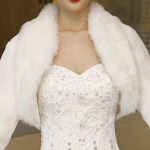 Accessoires de châle de robe de mariée blanche épaissie chaude cape de type lapin pour la mariée et les demoiselles d'honneur saison d'hiver - Product Image 3