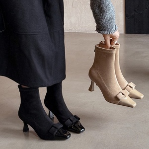 Botas de media pantorrilla ajustadas, modernas y versátiles para mujer, para otoño e invierno, con tacones gruesos. - Product Image 4
