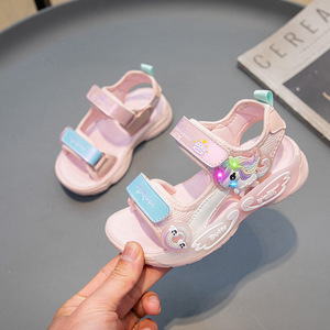 Sandales pour filles semelle souple en PVC antidérapant chaussures de plage décontractées pour enfants dessin animé princesse design pour l'école - Product Image 3