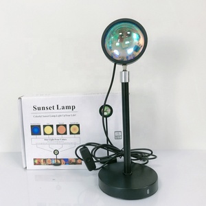 Proiettore LED di Alta Qualità con Effetto <span class=keywords><strong>Tramonto</strong></span>, Rotazione a 180 Gradi, Telecomando, Paralume Bianco in Alluminio per Decorazione Moderna di Casa e Camera da Letto - Product Image 6