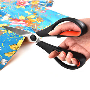 Ciseaux de cuisine en acier inoxydable noir et rouge à tête droite pour usage domestique, matériau PPTPR, origine Yangjiang JD C06 - Product Image 2