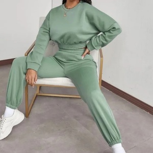 ชุดเซ็ตเสื้อครอปฮู้ดดี้และกางเกงขายาวสำหรับผู้หญิง พิมพ์โลโก้ได้ คุณภาพสูง สีพื้น ผ้าหนา ชุดวอร์มสำหรับวิ่งออกกำลังกาย - Product Image 4