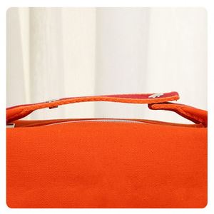 Xdh1631 Nouveau design 2025 Sac fourre-tout en toile à motif lettres pour maquillage, sac repas et trousse de toilette grande capacité - Product Image 3